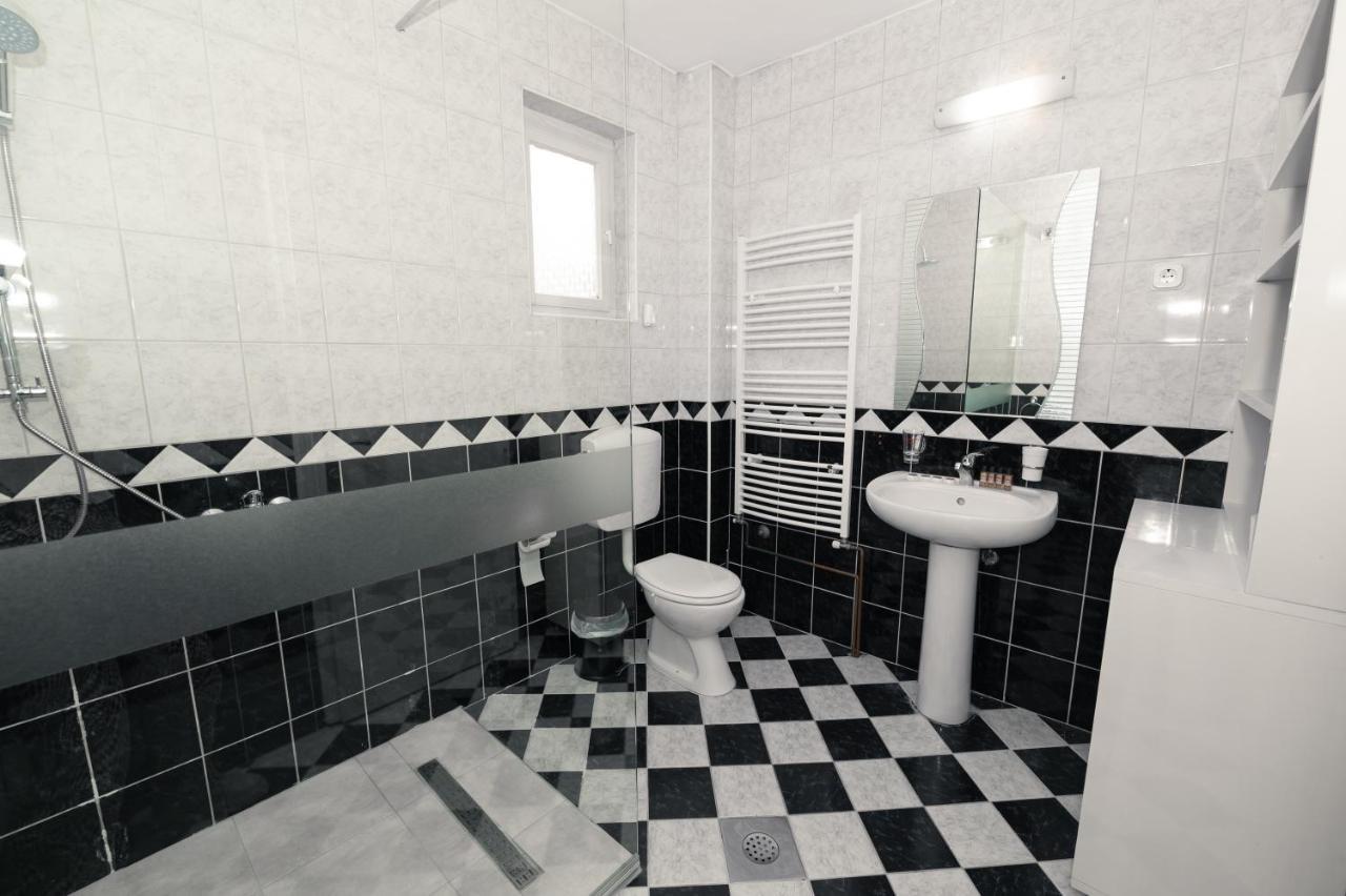 Guest House La Baja Ohrid Extérieur photo